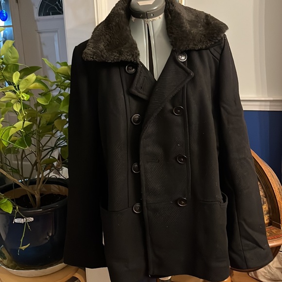 Price Firm!! NWOT! Gap XL women’s dbl breasted car coat w/ faux fur. - Picture 9 of 9